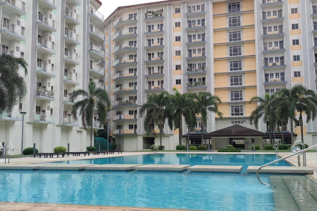 Cherolds Place Lovely 1 Bedroom Condo With Balcony 马尼拉 外观 照片