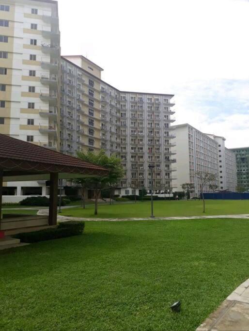 Cherolds Place Lovely 1 Bedroom Condo With Balcony 马尼拉 外观 照片