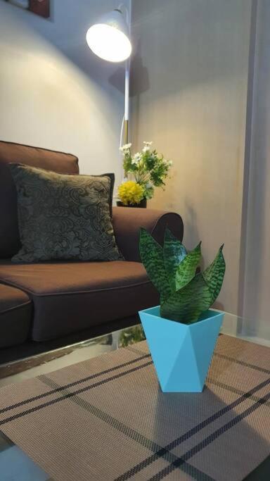 Cherolds Place Lovely 1 Bedroom Condo With Balcony 马尼拉 外观 照片