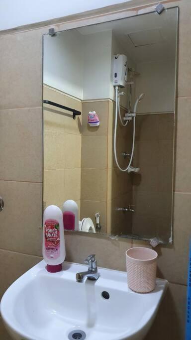 Cherolds Place Lovely 1 Bedroom Condo With Balcony 马尼拉 外观 照片