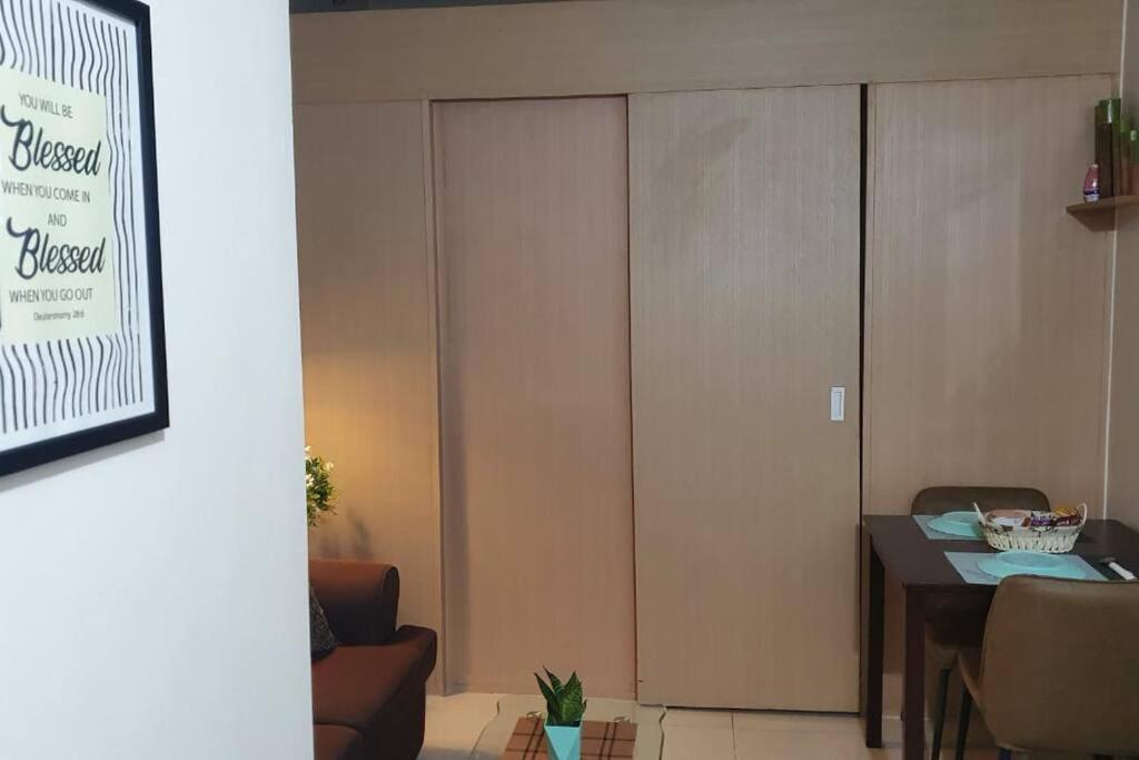 Cherolds Place Lovely 1 Bedroom Condo With Balcony 马尼拉 外观 照片