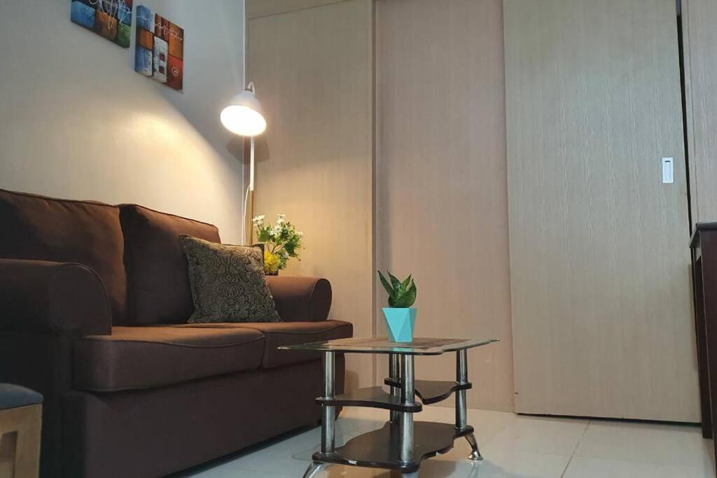 Cherolds Place Lovely 1 Bedroom Condo With Balcony 马尼拉 外观 照片